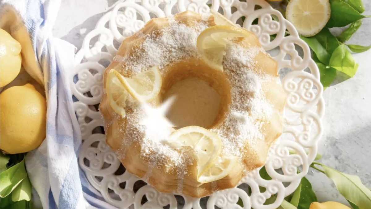 Saftiger Zitronen-Joghurtkuchen: Dieser Tassenkuchen landet im ...